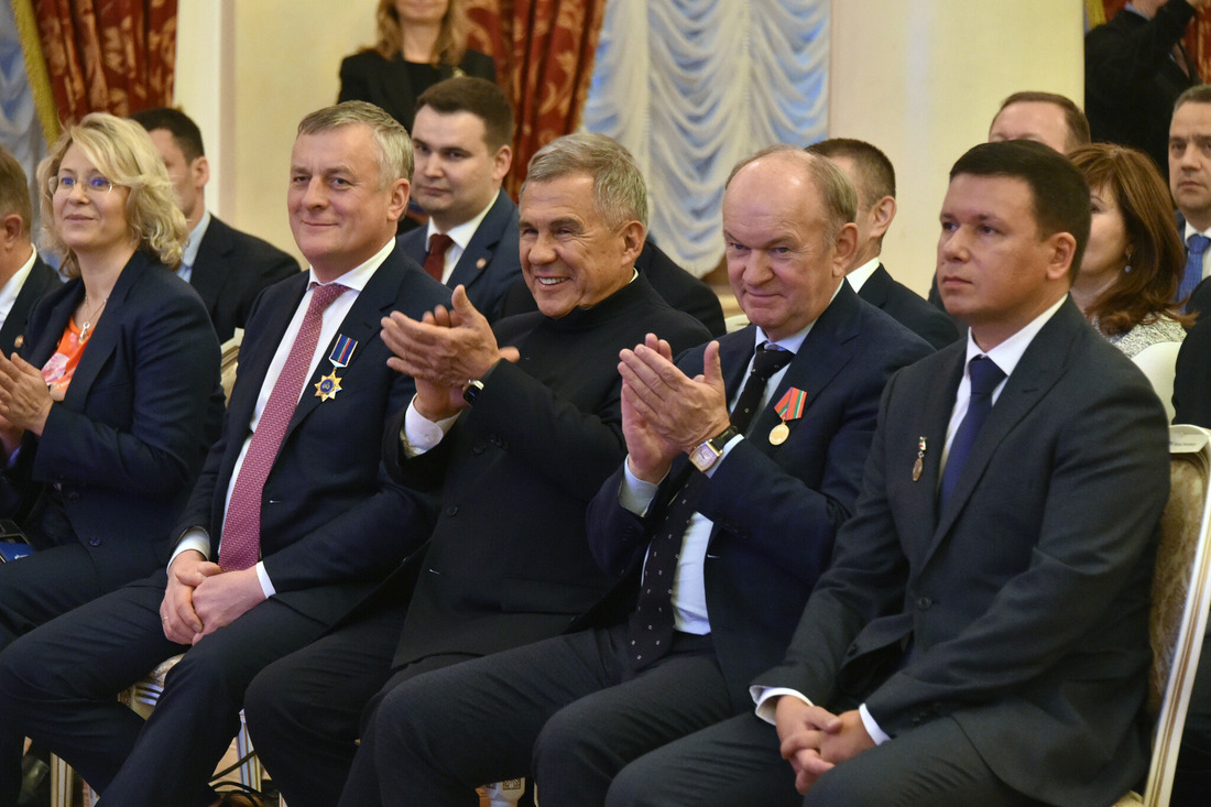 Участники церемонии награждения сотрудников "Газпром межрегионгаз Казань"