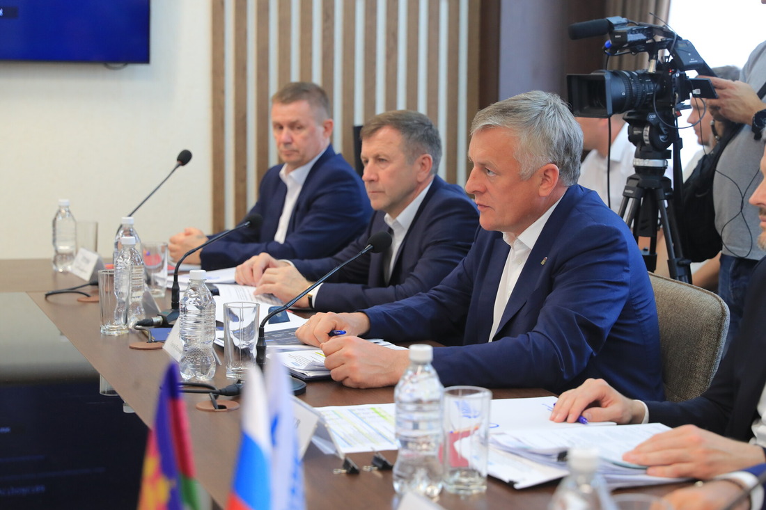Сергей Густов на заседании регионального штаба