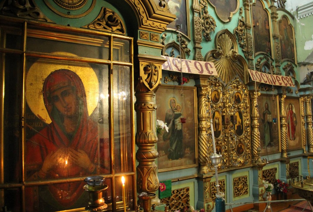 В помещении храма святителя Гурия, архиепископа Казанского в с. Богатырево