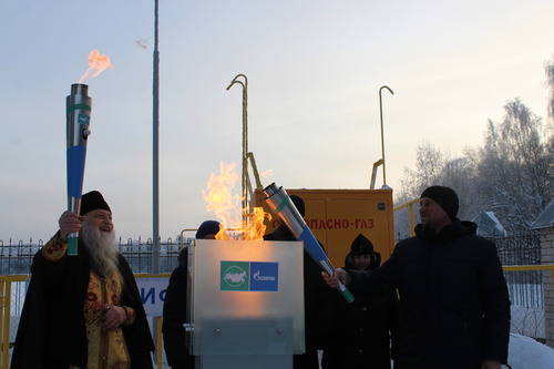 Зажжение горелки у храма в Ивановской области