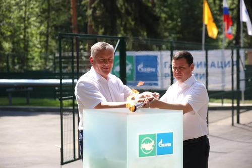 генеральный директор ООО «Газпром межрегионгаз» Сергей Густов (слева) и губернатор Ярославской области Дмитрий Миронов (справа)
